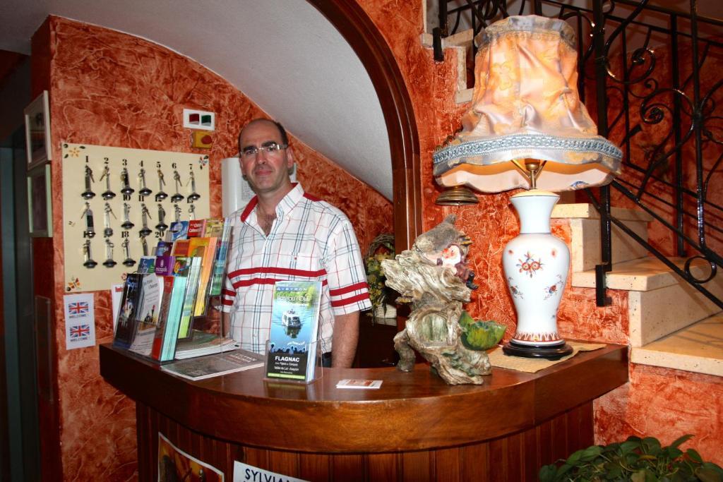 Hotel Restaurant des Deux Vallées Entraygues-sur-Truyère Extérieur photo