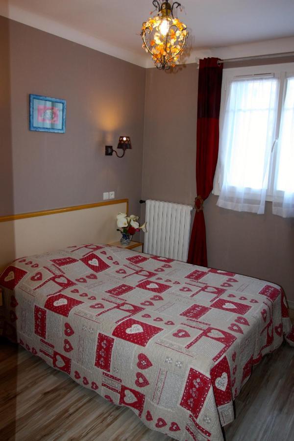 Hotel Restaurant des Deux Vallées Entraygues-sur-Truyère Chambre photo
